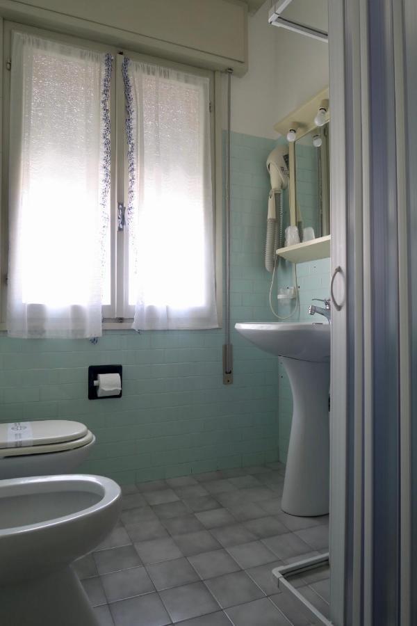 Hotel Lorenz Caorle Bagian luar foto