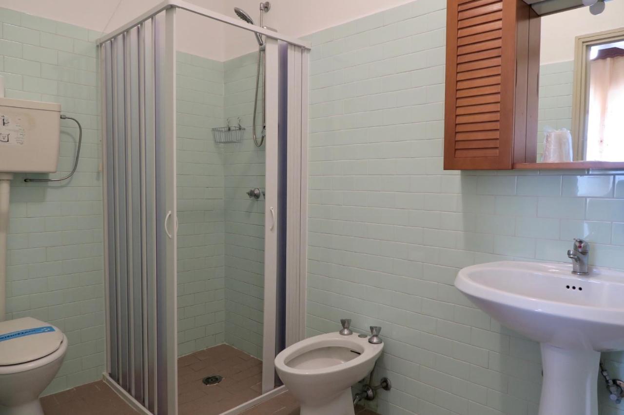 Hotel Lorenz Caorle Bagian luar foto