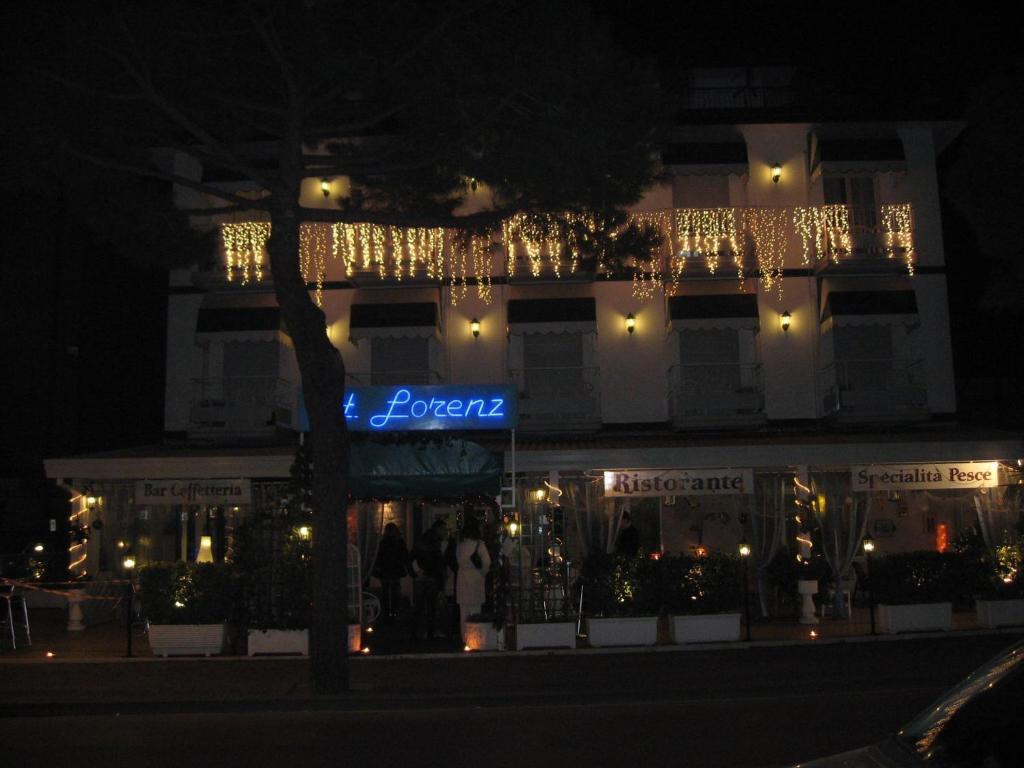 Hotel Lorenz Caorle Bagian luar foto